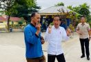 Tak Didampingi Para Menteri dan Gubernur Anies, Jokowi Kunjungi Waduk Pluit - JPNN.com