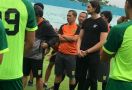 Persebaya Surabaya Resmi Kontrak Mustaqim sebagai Asisten Pelatih - JPNN.com