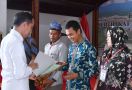 Jokowi Masih Sempat Bagi-Bagi Sertifikat Tanah di Natuna - JPNN.com