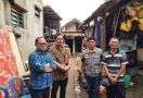 Tim Waskita Beton Precast Cepat Tanggap Bantu Korban Banjir - JPNN.com