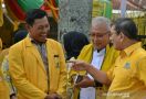 Keluarga Besar Jokowi di Medan Mendaftar Calon Bupati Tapsel - JPNN.com