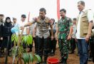 Panglima TNI Peringati Hari Gerakan Menanam Sejuta Pohon - JPNN.com