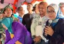 Kang Komar 'Preman Pensiun' Hibur Pengungsi Korban Bencana - JPNN.com