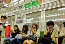 Pemerintah Jepang Berencana Batasi Pemakaian Smartphone, Ini Alasannya - JPNN.com