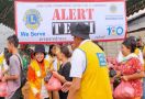 Sylviana Murni Serahkan Bantuan Untuk Warga Terdampak Banjir - JPNN.com