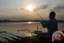 Moncong Ikan Cenro Menancap Tembus Leher Anak Ini Saat Memancing, nih Fotonya - JPNN.com
