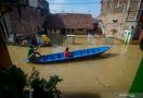 Banjir di Kabupaten Bandung Makin Parah, BPBD Kirim Enam Perahu - JPNN.com