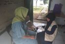 Pengungsi Korban Banjir dan Longsor Tak Kuat Menahan Sakit - JPNN.com