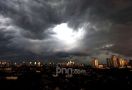 Peringatan BMKG, Cuaca di Jakarta Kurang Bersahabat pada Sore hingga Malam - JPNN.com