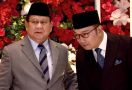 Sempat Berseberangan, Prabowo dan Kang Emil Tampak Akrab di Acara Pernikahan - JPNN.com