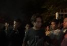 Lima Pria dan Satu Perempuan Digerebek Saat Asyik Berbuat Terlarang di Rumah - JPNN.com