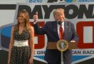 Donald Trump Jajal Sirkuit Balap Daytona 500 Bersama Melania - JPNN.com