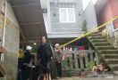 Dinding Rumah Dua Lantai Ambruk Diterjang Longsor, Satu Keluarga Tewas - JPNN.com