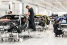 Dihantam Corona, McLaren Sampai Gadaikan Kantor, Pabrik, dan Mobil Bersejarah - JPNN.com