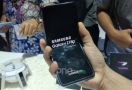 Samsung Siapkan Ponsel Layar Lipat Murah Saingi Huawei - JPNN.com