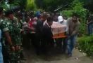 Pemakaman Enam Korban Perang Tanding di Adonara Dijaga Ketat Personel TNI-Polri - JPNN.com
