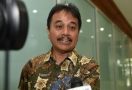 Sertifikat Vaksin Jokowi Bocor, Roy Suryo Soroti 2 Hal Ini - JPNN.com