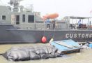 Tim Patroli Laut Bea Cukai Riau Gagalkan Penyelundupan Barang Impor - JPNN.com