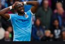 Pemain Valencia Eliaquim Mangala Positif Virus Corona - JPNN.com