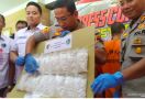 Jualan Narkoba, Sepasang Kekasih Setia Bersama di Penjara - JPNN.com