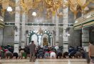 Di Masjid Ini Tidak Ada Salat Jumat, Diganti Zuhur Berjemaah - JPNN.com
