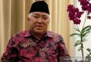 5 Berita Terpopuler: Ade Armando Serang Din, Lansia 70 Tahun Ditampar Petugas - JPNN.com