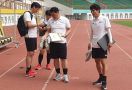 Rapid Test Positif, Swab Test Negatif, Asisten Pelatih Timnas Gong Oh Kyun Diizinkan Pulang - JPNN.com