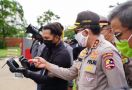 Cegah Corona, Polisi Cek Suhu Tubuh Pengendara Pakai Drone - JPNN.com