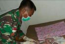 Kisah Heroik Satgas Yonif 411 Bantu Warga Melahirkan di Tengah Wabah Corona - JPNN.com