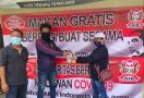 Forum Relawan Jokowi Bagikan Makanan Gratis Selama 2 Minggu - JPNN.com
