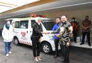 Ketua MPR RI Serahkan Bantuan Ambulans Untuk Penanggulangan COVID-19 - JPNN.com