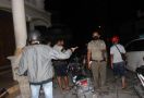 Aniaya Pelanggar Jam Malam, Relawan Covid-19 Ditangkap - JPNN.com