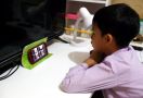 Jangan Biarkan Anak Anda Mengakses Internet Tanpa Pengawasan, Efeknya Berbahaya - JPNN.com