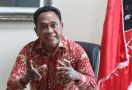 Soal Status Gibran dan Jokowi di PDI Perjuangan, Komarudin Bilang Begini, Tegas! - JPNN.com
