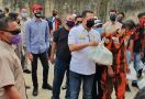 Peringati Hari Kartini, Bamsoet Serahkan Ratusan Bantuan Sembako di Jakarta Utara - JPNN.com