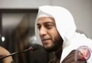 Syekh Ali Jaber Ditusuk Saat Berceramah di Atas Mimbar, Bagaimana Kondisinya? - JPNN.com