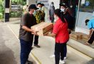  Priskila Donasikan 7.200 Hand Spray untuk Tenaga Medis Lawan Corona - JPNN.com