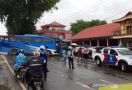2 Bus yang Mengangkut 101 TKI Kena Cegat di Bukittinggi, Tegang, Belum Ada Solusi - JPNN.com
