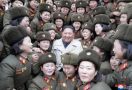 Pimpin Latihan Militer, Kim Jong Un Pamerkan Rudal Ganda Superbesar - JPNN.com