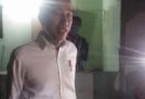 Malam-malam Jokowi Datangi Rumah Warga, Bagi-bagi Uang - JPNN.com
