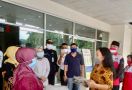 Peringati Hari Buruh, KSBSI Sumbang Ratusan APD ke RSCM - JPNN.com