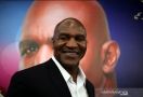 Unggah Video Latihan, Holyfield Bakal Naik Ring Melawan Tyson? - JPNN.com