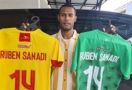 Demi Bantu Tenaga Medis, Ruben Sanadi Lelang Jersi - JPNN.com