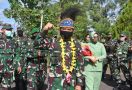 Kolonel Bangun Nawoko Bersama Bu Renny Sambangi Markas Yonif 757/GV, Ada Apa? - JPNN.com