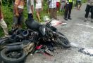Dua Sepeda Motor Remuk Begini Usai Kecelakaan, Lihat Fotonya - JPNN.com