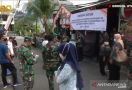 Selain Tenaga Medis, Jenderal Andika Juga Bantu Warga Terdampak COVID-19 - JPNN.com