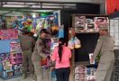 Langgar Protokol Kesehatan, Puluhan Toko Mainan Pasar Gembrong Ditutup - JPNN.com
