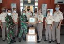 Korpri TNI AL Serahkan Bantuan APD ke RS TNI AL Ramelan Surabaya - JPNN.com