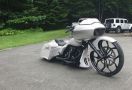 Begini Tampilan Harley Davidson Road Glide Disematkan Velg 30 Inci, Keren Tidak? - JPNN.com