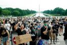 Peringatan Pakar Penyakit Menular untuk Para Demonstran di AS, Jangan Remehkan! - JPNN.com